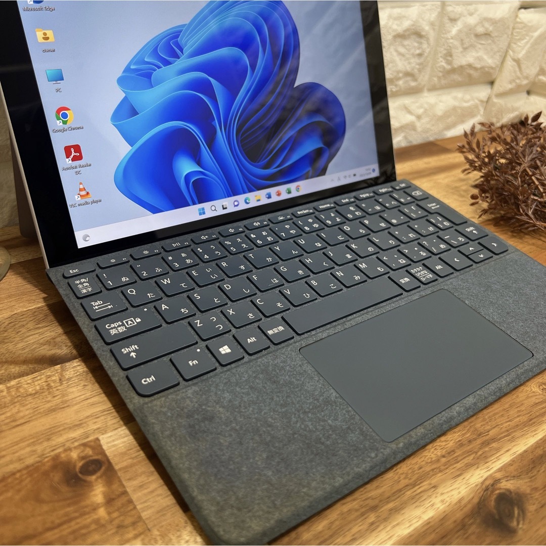 Microsoft(マイクロソフト)の【美品】Surface Go/メモリ4GB/eMMC64GB/Pentium スマホ/家電/カメラのPC/タブレット(ノートPC)の商品写真