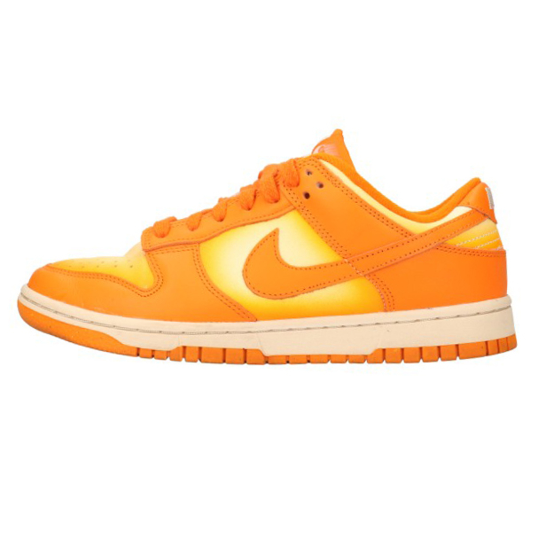 NIKE(ナイキ)のNIKE ナイキ WMNS DUNK LOW ウィメンズ ダンク ロー ローカットスニーカー DX2953-800 US7.5/24.5cm オレンジ レディースの靴/シューズ(スニーカー)の商品写真