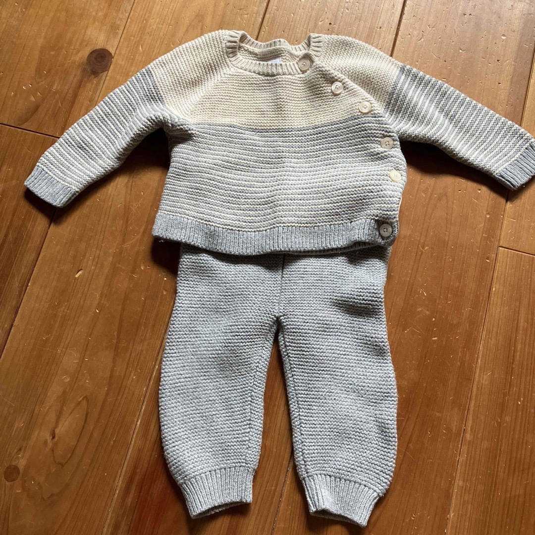 babyGAP(ベビーギャップ)のベビー　70 ニット　セットアップ キッズ/ベビー/マタニティのベビー服(~85cm)(ニット/セーター)の商品写真