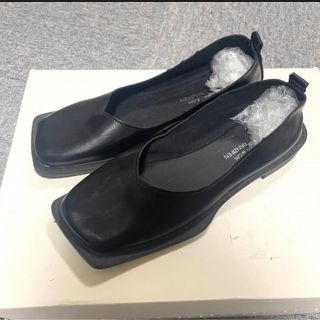 ザラ(ZARA)のスクエア フラットシューズ　靴(バレエシューズ)