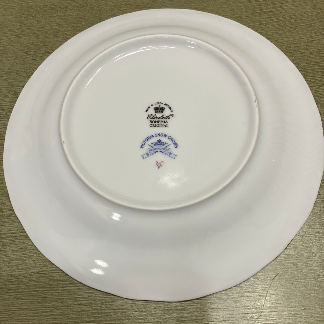 (新品)ヴィクトリアスノークラウン ブルーリボンローズカップ&プレートトリオ