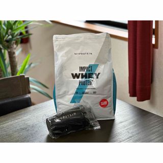 マイプロテイン(MYPROTEIN)のマイプロテイン2.5キロ　メタルシェーカーセット　インパクトホエイストロベリー(プロテイン)