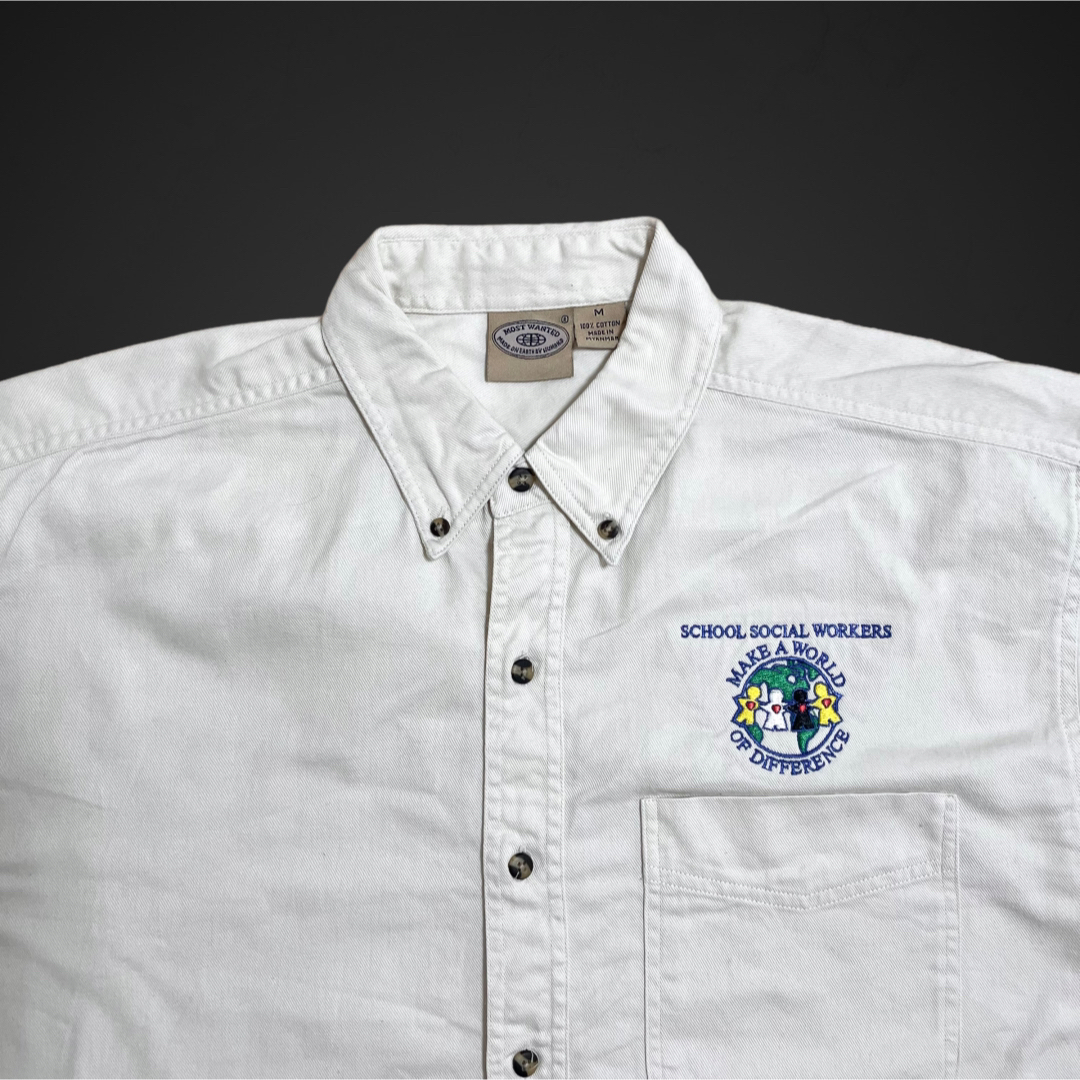 MOST WANTED ボタンダウン コットン 長袖シャツ 刺繍ロゴ M  古着 メンズのトップス(シャツ)の商品写真