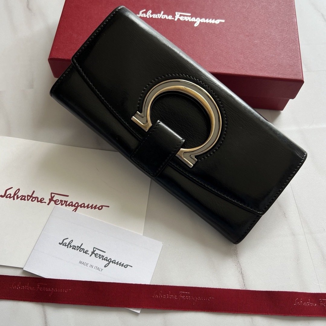 228 美品 Ferragamo サルヴァトーレフェラガモ 2つ折り 長財布