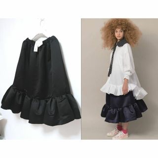 コムデギャルソンガール(COMME des GARCONS GIRL)の新品 22AW コムデギャルソン ガール サテン フリル ボリューム スカート(ひざ丈スカート)