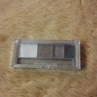 メイベリン(MAYBELLINE)の♡メイビリン　MAYBELLINE　アイシャドウ　グレー♡(アイシャドウ)