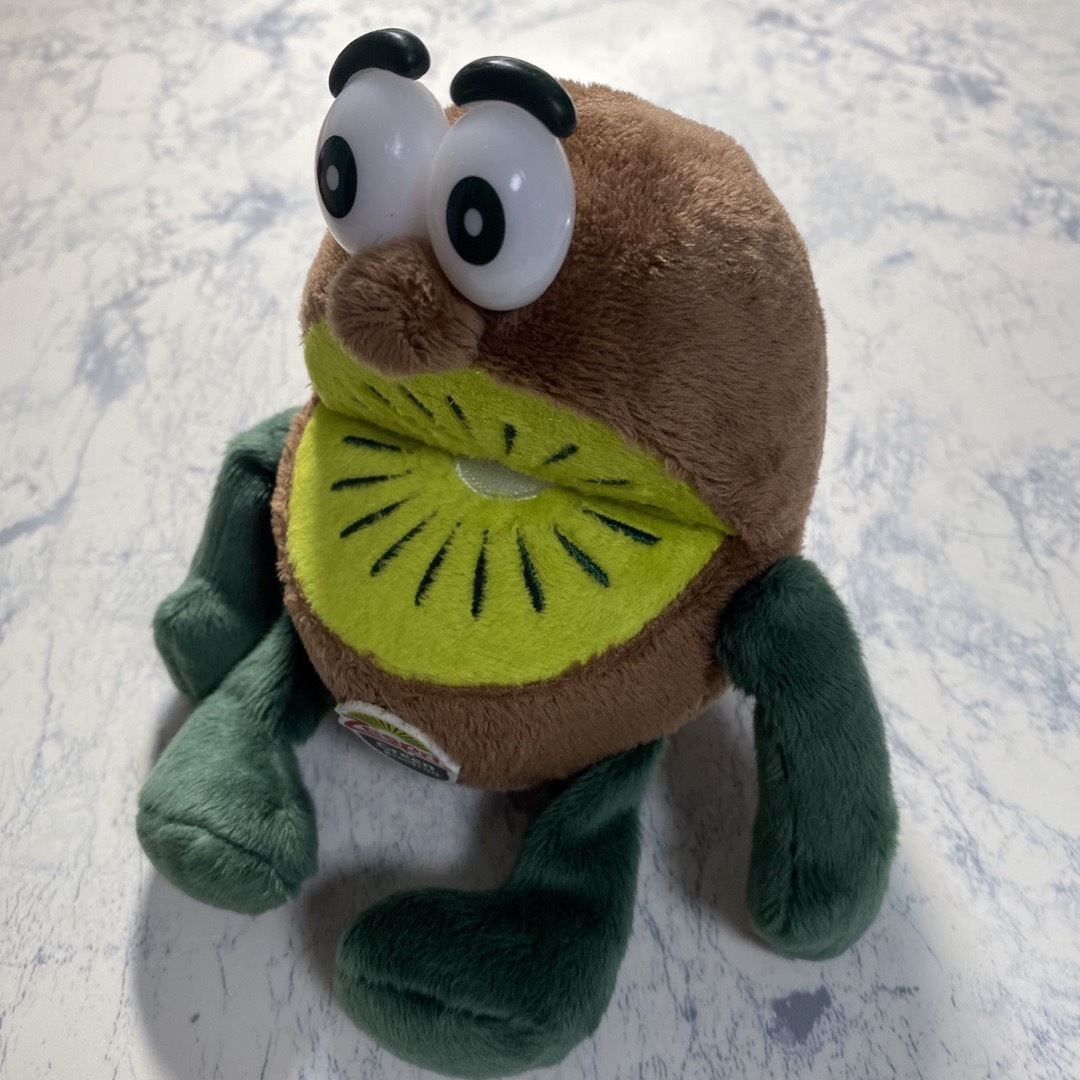 Zespri  キーウィぬいぐるみ　(グリーン) エンタメ/ホビーのおもちゃ/ぬいぐるみ(ぬいぐるみ)の商品写真