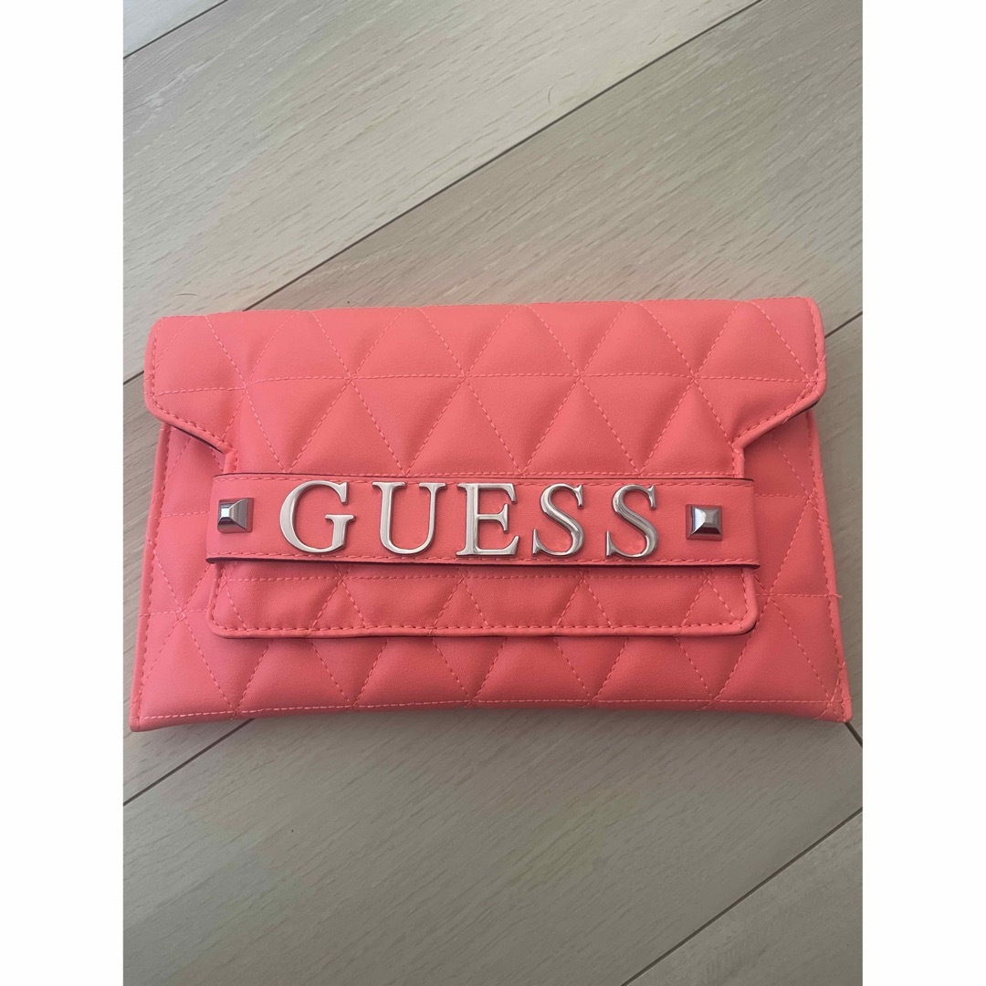 GUESS(ゲス)のGUESS  クラッチバッグ レディースのバッグ(ハンドバッグ)の商品写真