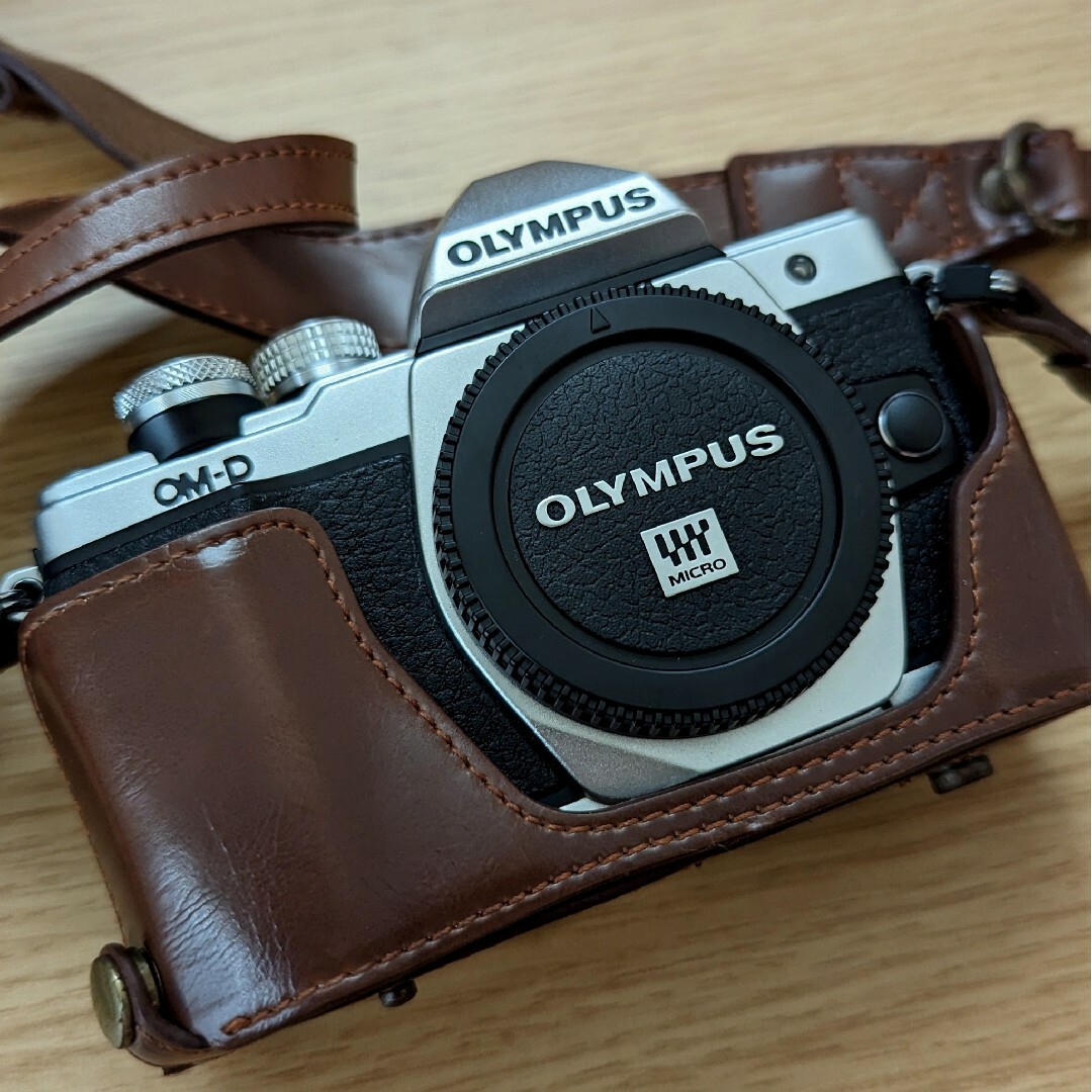 OLYMPUS - OLYMPUS OM-D E-M10ⅱ ミラーレス一眼 ダブルズームレンズ