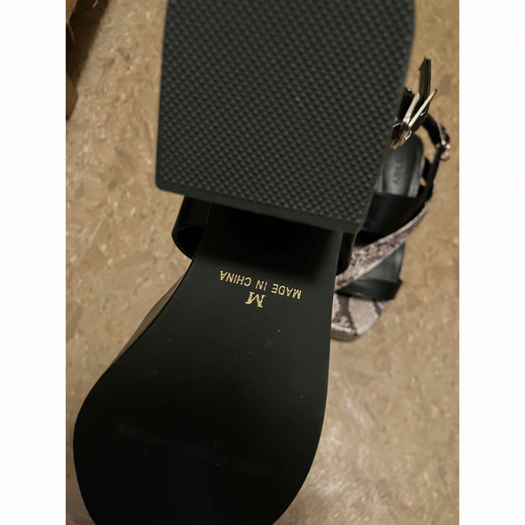 AZUL by moussy(アズールバイマウジー)の最終値下げ　24-24.5 M 厚底サンダル レディースの靴/シューズ(サンダル)の商品写真