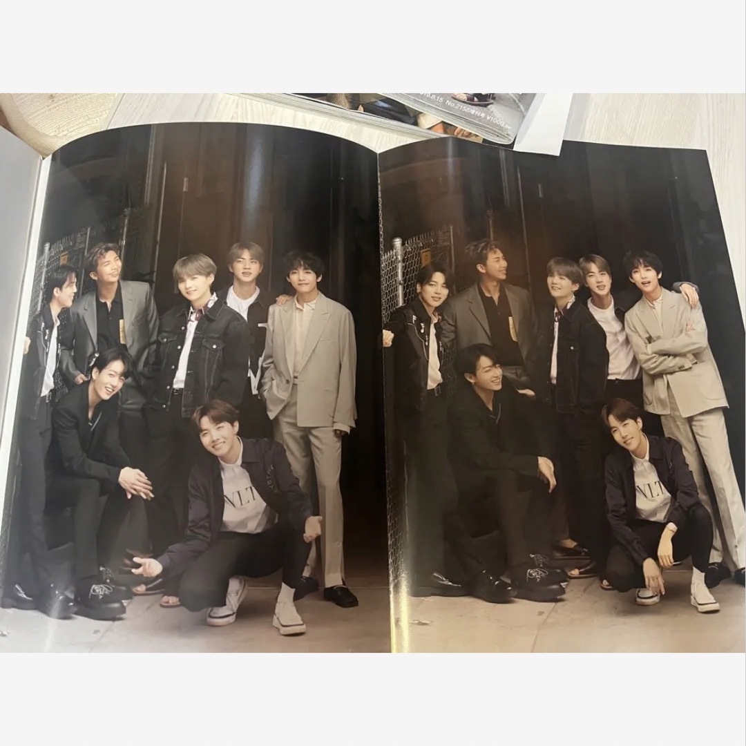 防弾少年団(BTS)(ボウダンショウネンダン)のBTS 防弾少年団 雑誌　5冊セット　ポスター付き ローリングストーン エンタメ/ホビーのタレントグッズ(アイドルグッズ)の商品写真