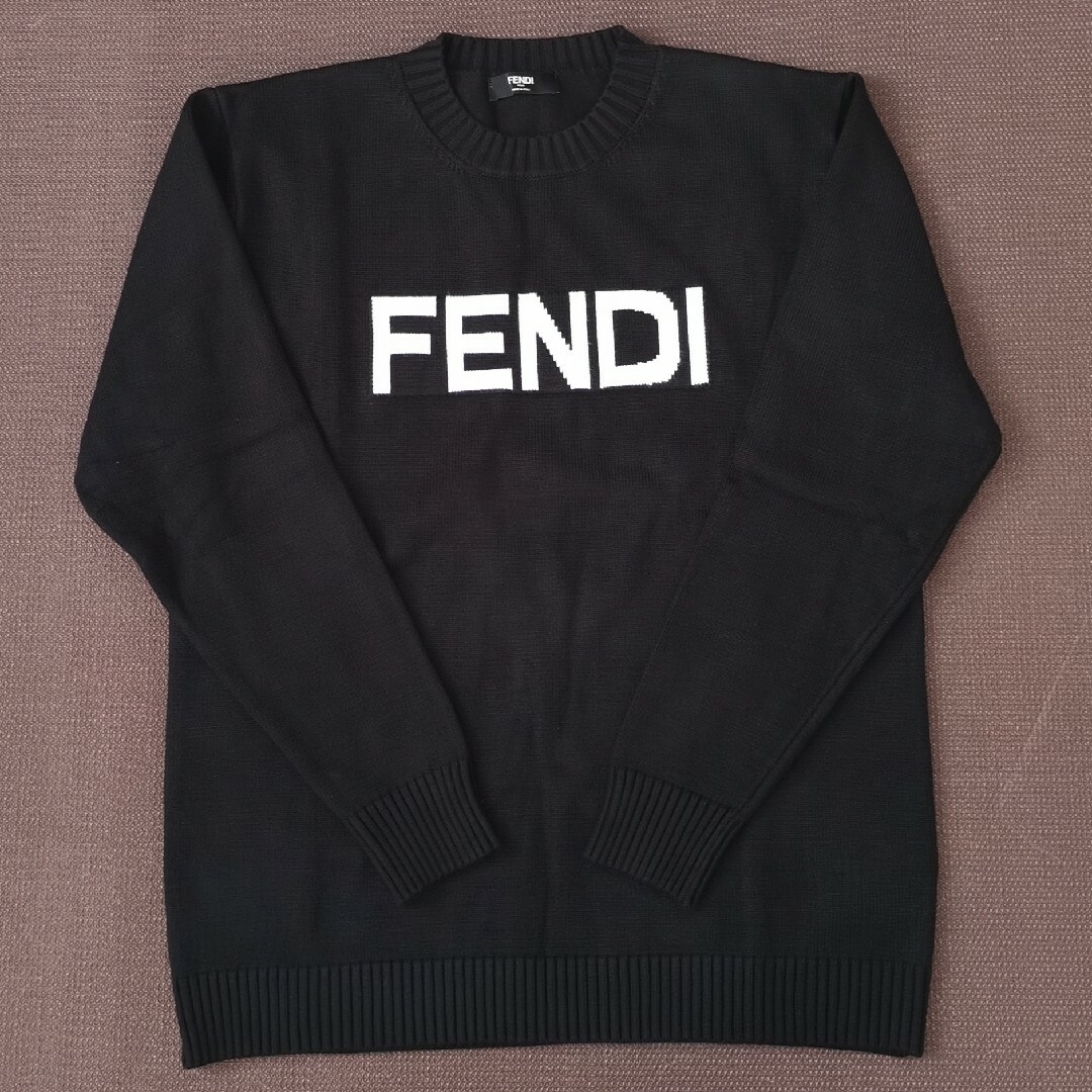 FENDI フェンディ フロントロゴニット セーター-