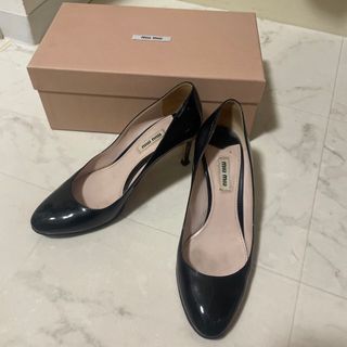 ミュウミュウ エナメルパンプスの通販 100点以上 | miumiuを買うならラクマ