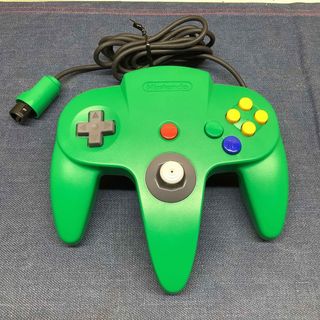 ニンテンドウ(任天堂)の【Sあ707】未使用品　Nintendo　64 コントローラブロス　グリーン(家庭用ゲーム機本体)