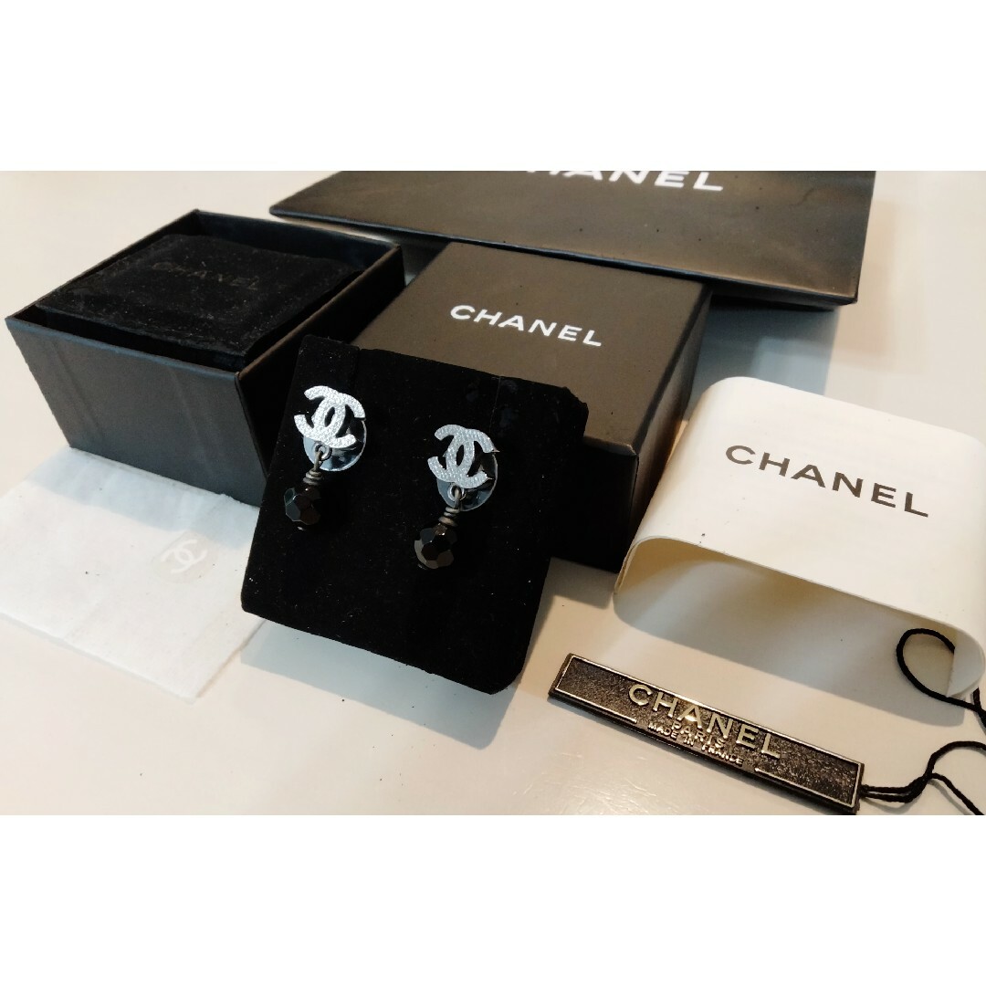 お値下げ不可！最終セール！正規品　CHANEL　完売品！　ブラック　ピアス