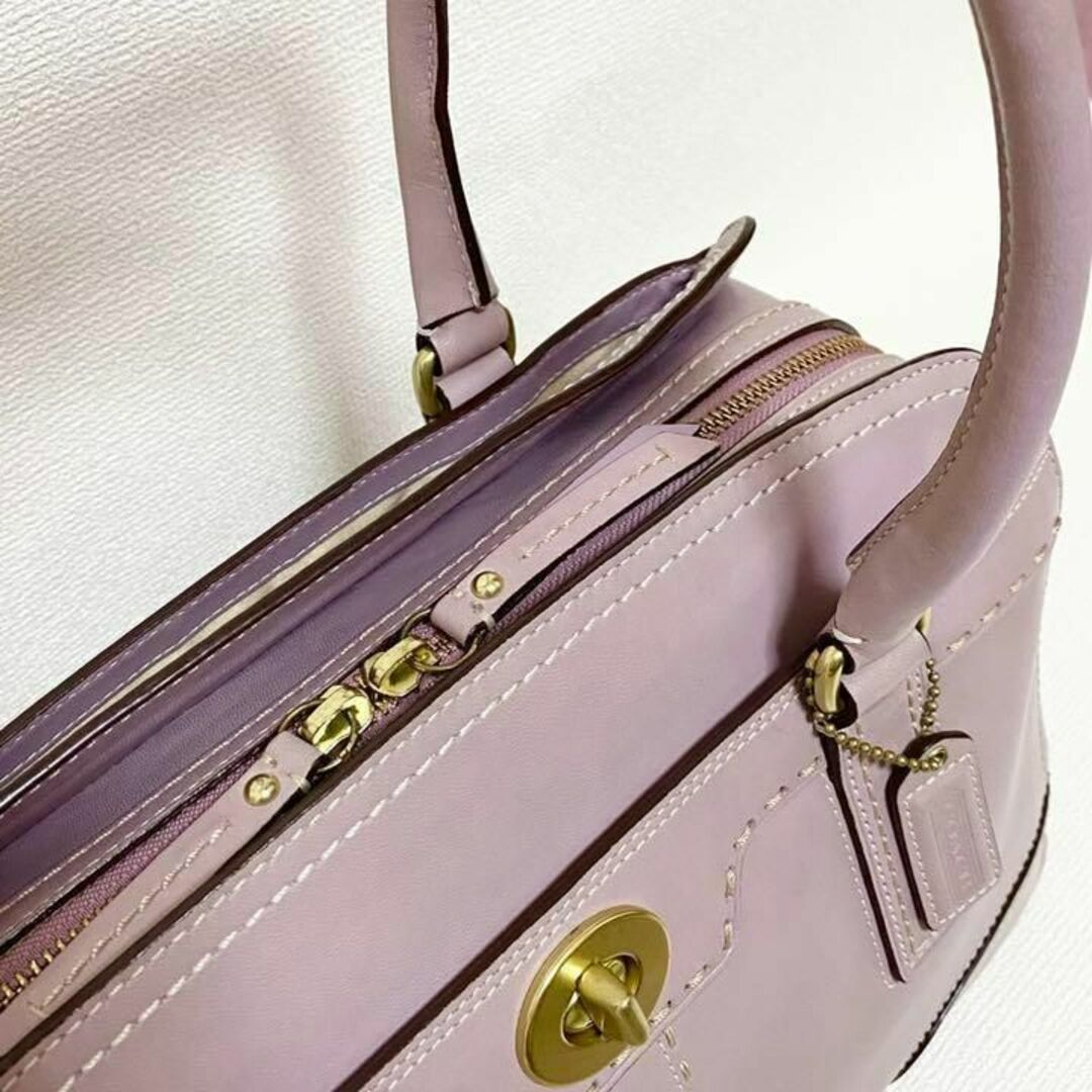 COACH(コーチ)のCOACH コーチ ハンプトンズ レザー ラージ サッチェル ピンク レディースのバッグ(トートバッグ)の商品写真