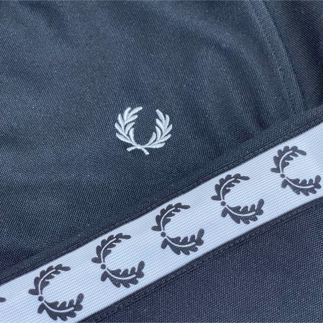 FRED PERRY - 美品】フレッドペリー刺繍トラックジャケット古着 ...