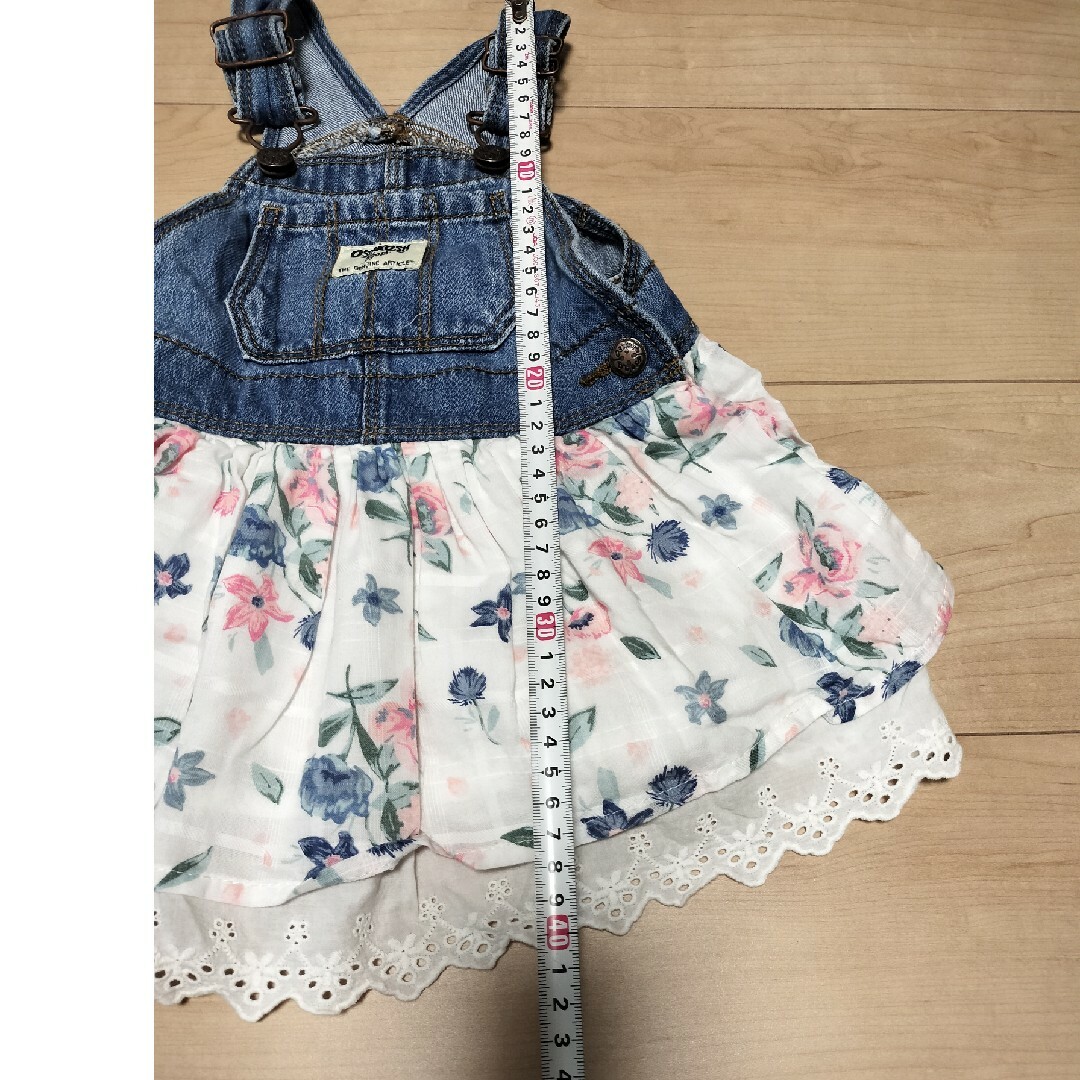 OshKosh(オシュコシュ)のOSHKOSH　花柄デニムジャンバースカート キッズ/ベビー/マタニティのベビー服(~85cm)(ワンピース)の商品写真