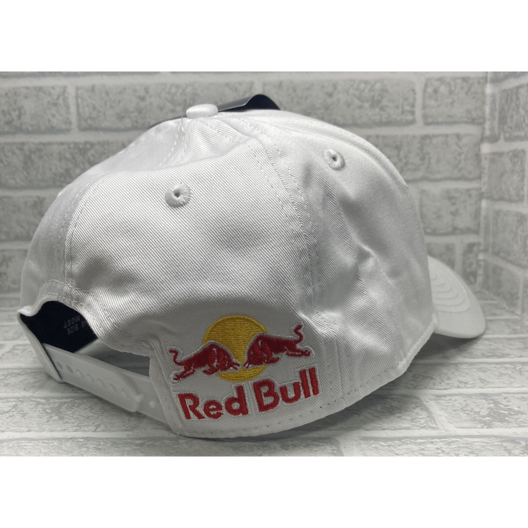 NEW ERA(ニューエラー)の新品　翌日発送　RedBull ✖️ニューエラキャップ ホワイト メンズの帽子(キャップ)の商品写真