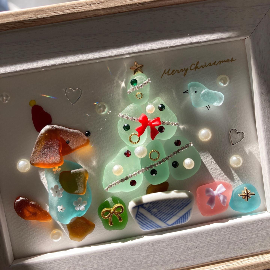 シーグラスアート ダックスフンド 小鳥 クリスマス プレゼント雑貨 置物 犬 ハンドメイドのインテリア/家具(アート/写真)の商品写真