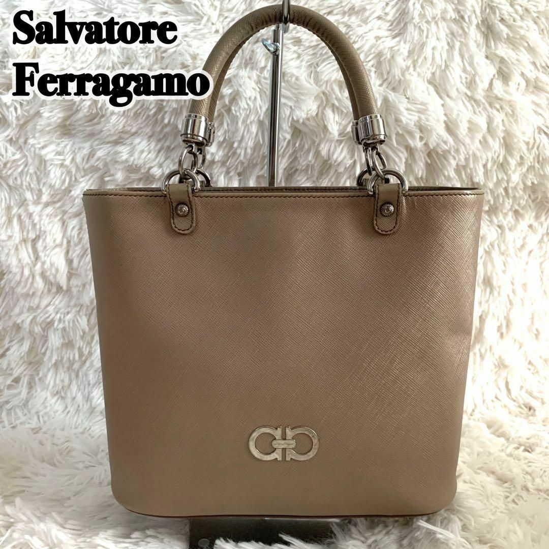 Salvatore Ferragamo - 美品✨ フェラガモ ガンチーニ ハンドバッグ