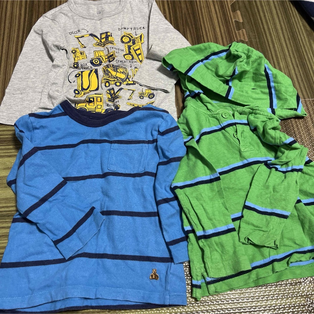 GAP Kids(ギャップキッズ)の男の子ギャップトップス３枚セット　サイズ90 キッズ/ベビー/マタニティのキッズ服男の子用(90cm~)(Tシャツ/カットソー)の商品写真