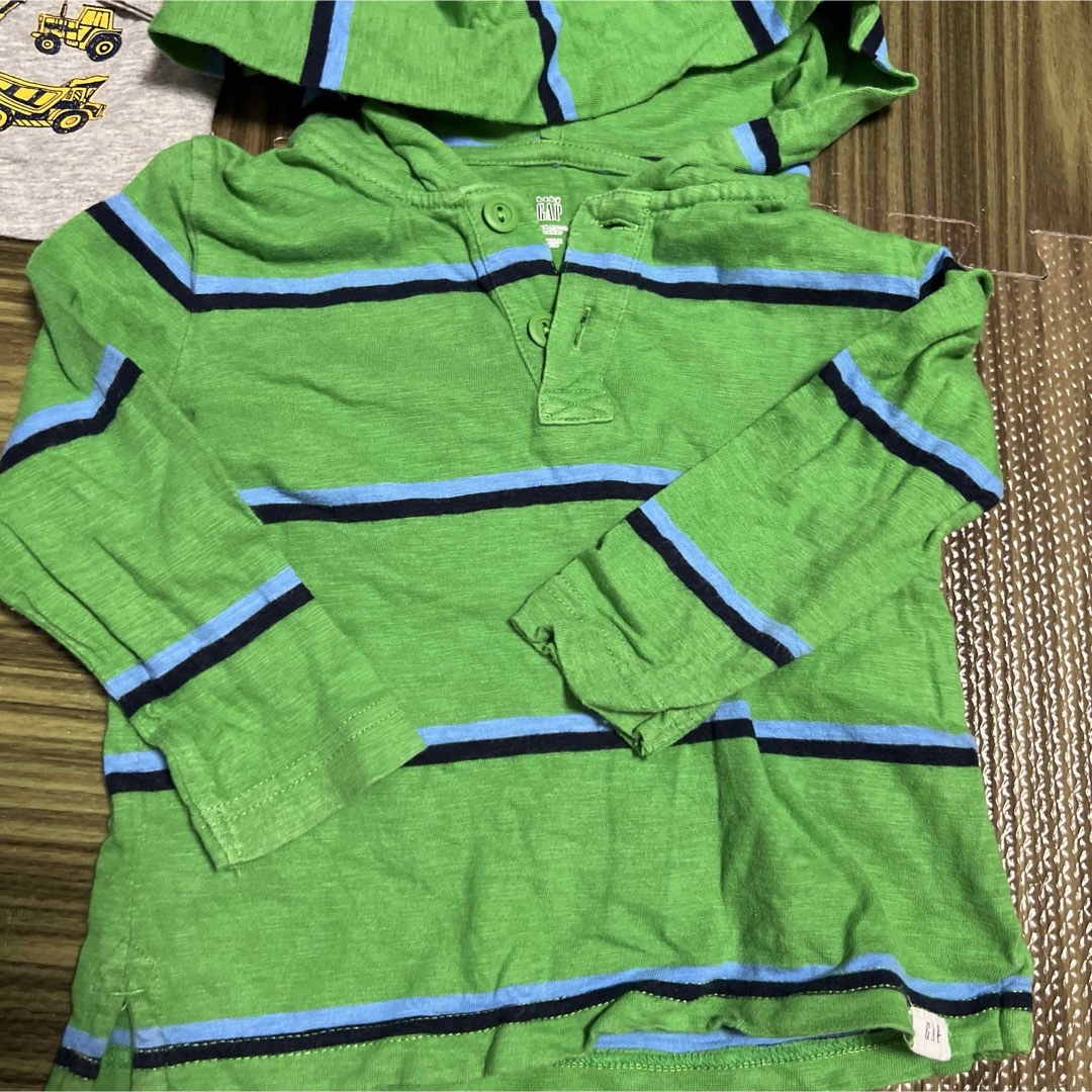 GAP Kids(ギャップキッズ)の男の子ギャップトップス３枚セット　サイズ90 キッズ/ベビー/マタニティのキッズ服男の子用(90cm~)(Tシャツ/カットソー)の商品写真