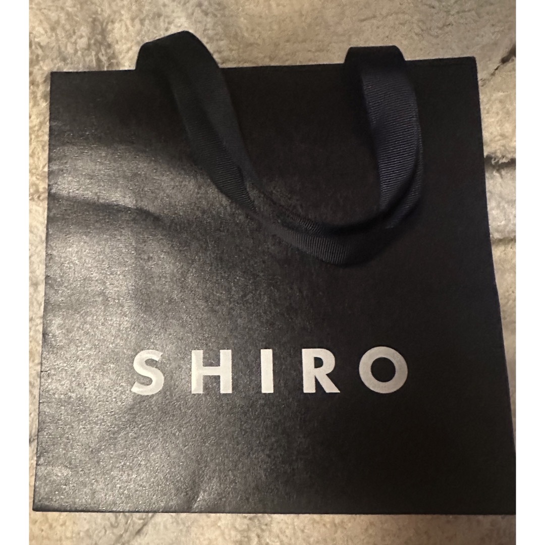 shiro(シロ)の新品　未使用　SHIRO アールグレイ ボディミスト　shop袋付 コスメ/美容のボディケア(ボディローション/ミルク)の商品写真