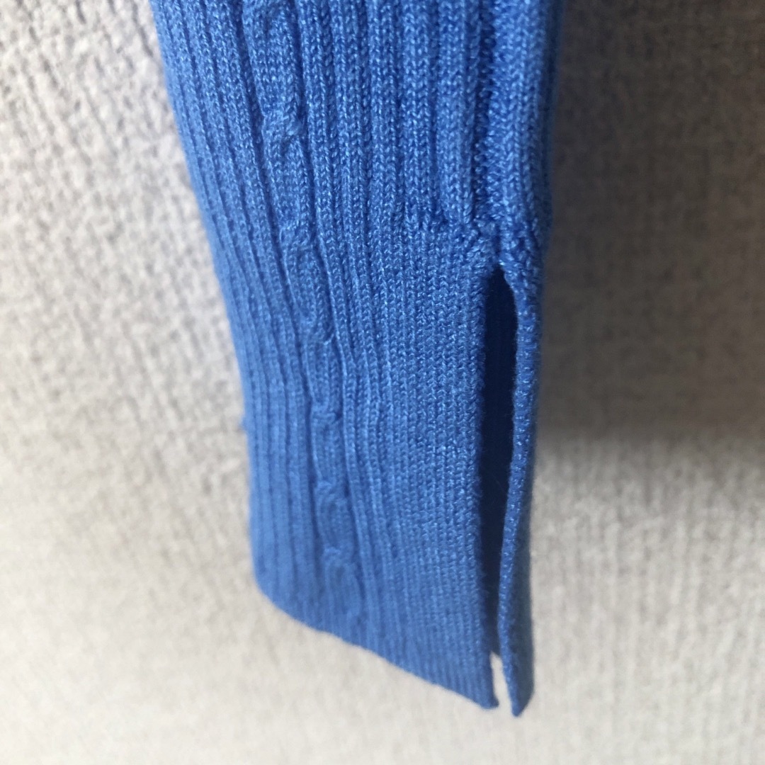 GU(ジーユー)のGUタグ付きクルーネック袖口スリットセーターXXLブルー レディースのトップス(ニット/セーター)の商品写真