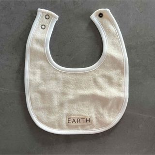 コドモビームス(こども ビームス)の新品未使用 earth ビブ(ベビースタイ/よだれかけ)