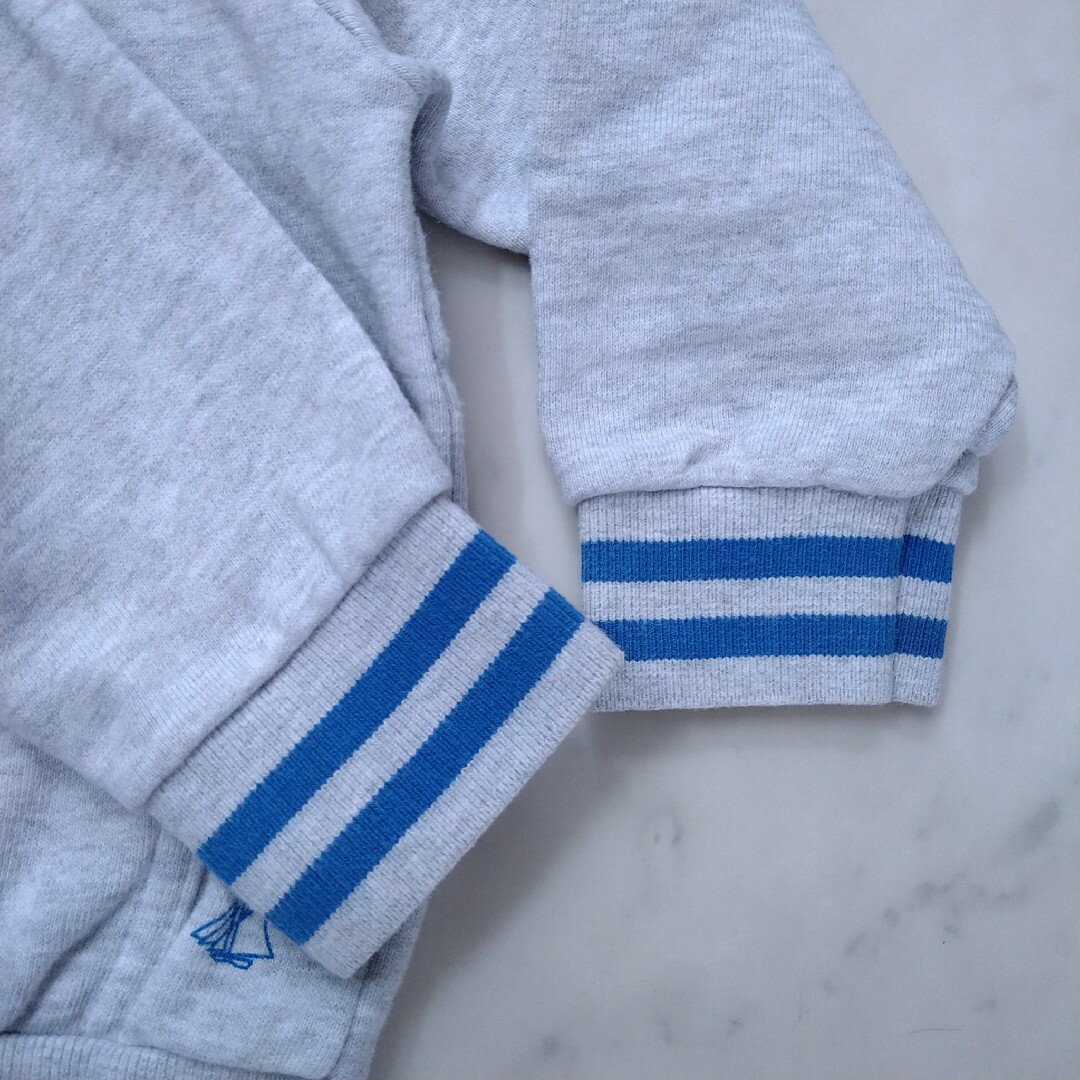 PETIT BATEAU(プチバトー)のプチバトー　☆　パーカー　グレー　90 95 キッズ/ベビー/マタニティのキッズ服男の子用(90cm~)(ジャケット/上着)の商品写真