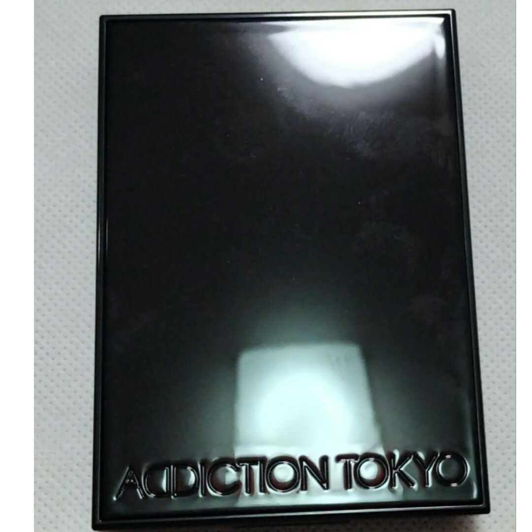 ADDICTION(アディクション)のアディクション　ザ　アイシャドウパレット005Vintage Tutu コスメ/美容のベースメイク/化粧品(アイシャドウ)の商品写真