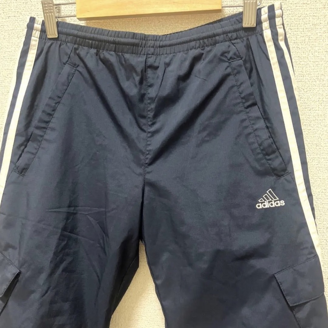 adidas(アディダス)の【897】adidas ハーフパンツ　クロップドパンツ　３本ライン　ネイビー レディースのパンツ(ハーフパンツ)の商品写真