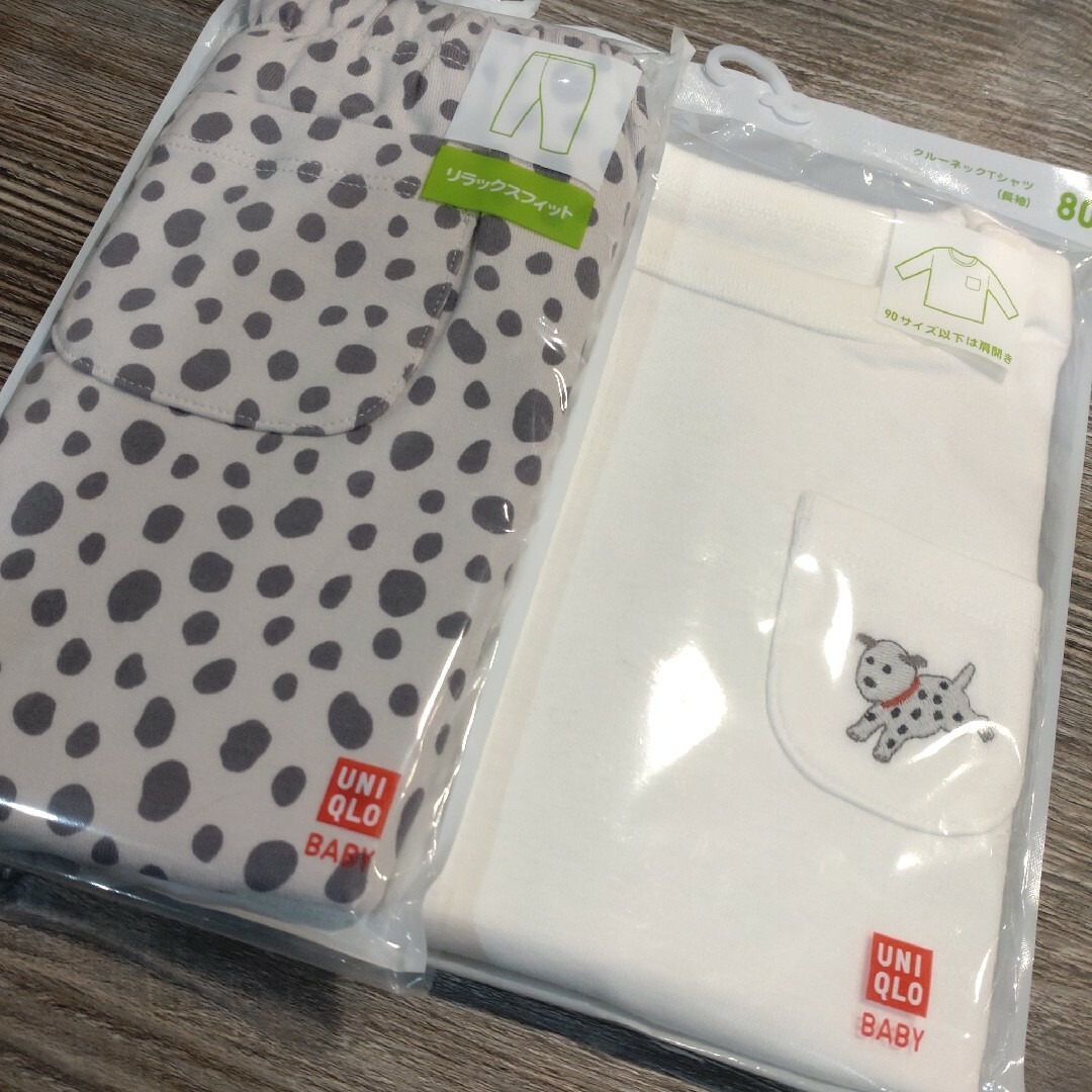 UNIQLO(ユニクロ)のユニクロベビー 80 カットソー レギンス セット 新品未使用 キッズ/ベビー/マタニティのベビー服(~85cm)(シャツ/カットソー)の商品写真