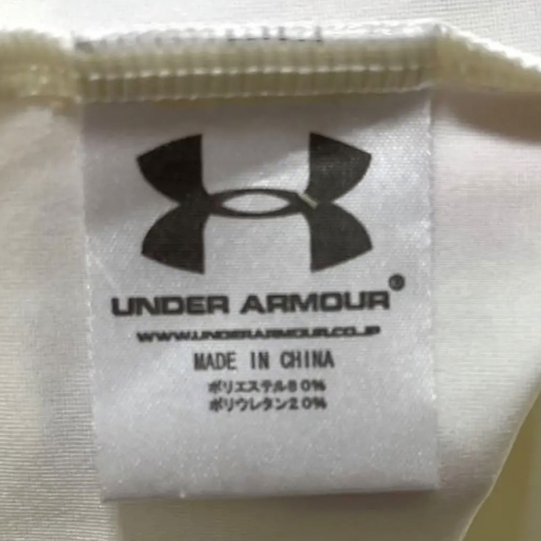 UNDER ARMOUR(アンダーアーマー)の【908】美品　アンダーアーマー　白　ハイネック　L スポーツ/アウトドアの野球(ウェア)の商品写真