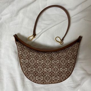 ロエベ(LOEWE)のロエベ ルナ アナグラム ショルダーバッグ ショルダーバッグ(ハンドバッグ)