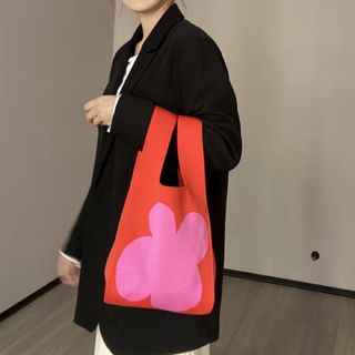 マリメッコ(marimekko)の新品　フラワー　花柄　ニットバッグ(トートバッグ)