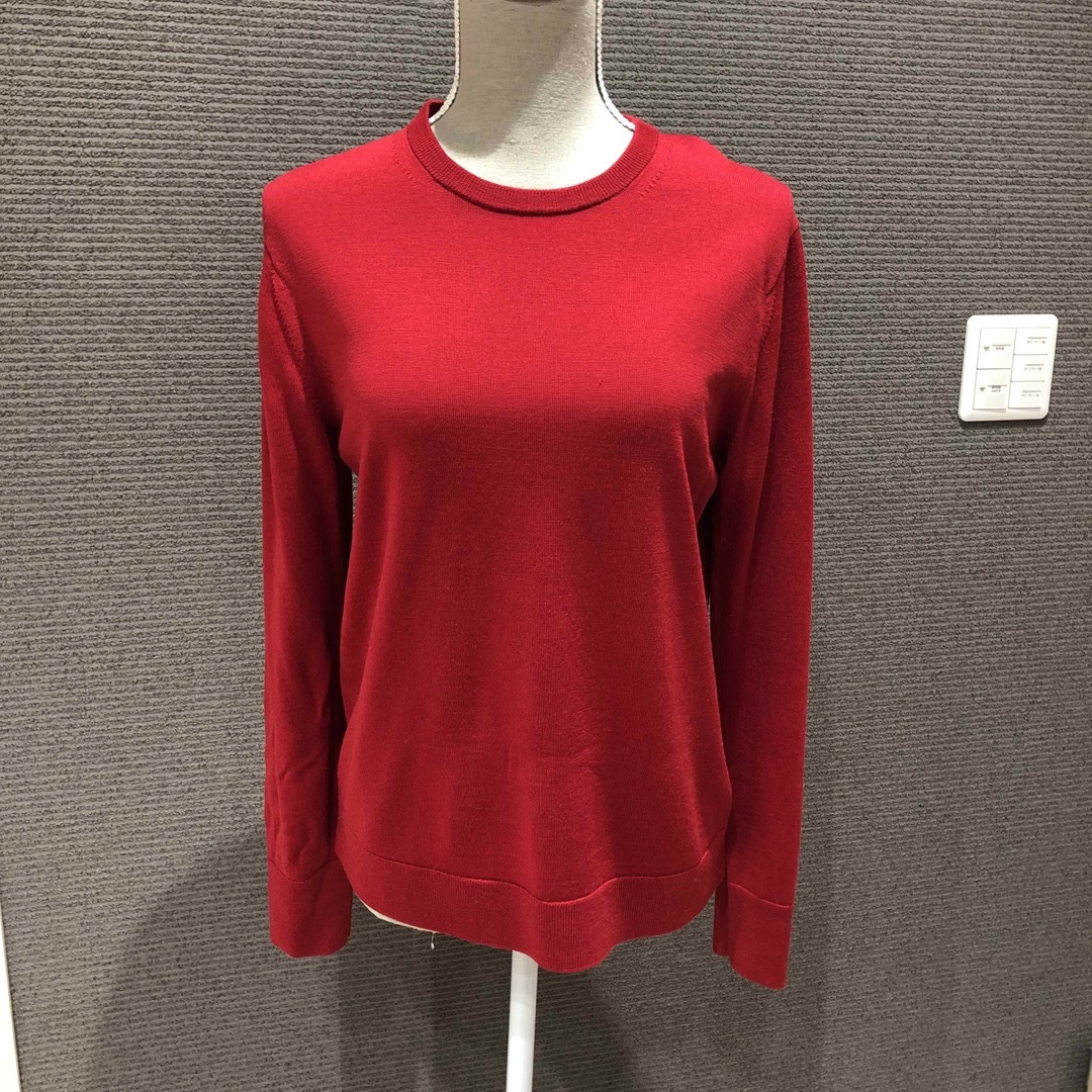 UNIQLO(ユニクロ)のユニクロ　エクストラファインメリノクルーネックセーター　ニット　赤　レッド　 レディースのトップス(ニット/セーター)の商品写真