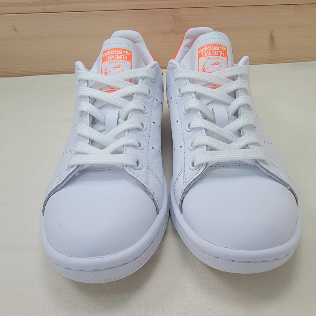 STANSMITH（adidas）(スタンスミス)のアディダス スタンスミス ホワイト/オレンジ 23cm レディースの靴/シューズ(スニーカー)の商品写真