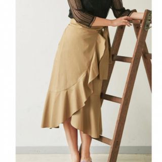 ラグナムーン(LagunaMoon)のbeige frill skirt(ロングスカート)