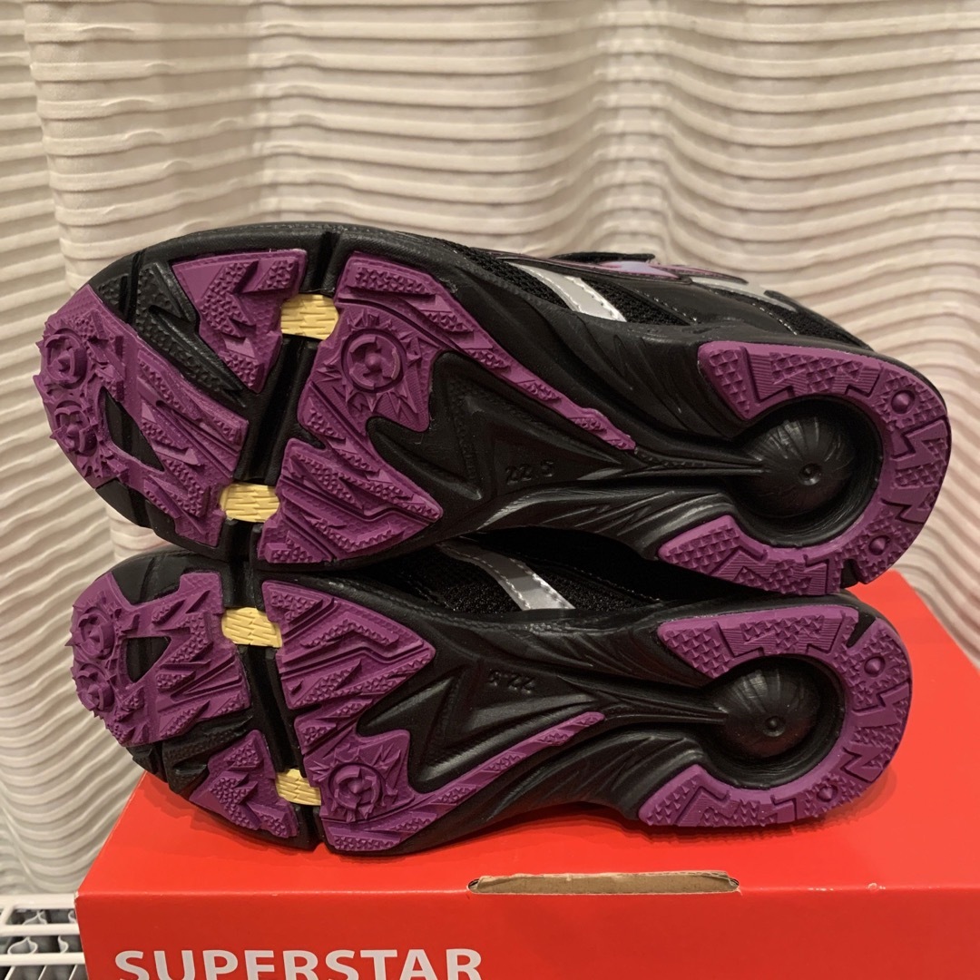 SUPERSTAR(スーパースター)のムーンスター　SUPERSTAR     キッズスニーカー　サイズ22.5cm キッズ/ベビー/マタニティのキッズ靴/シューズ(15cm~)(スニーカー)の商品写真