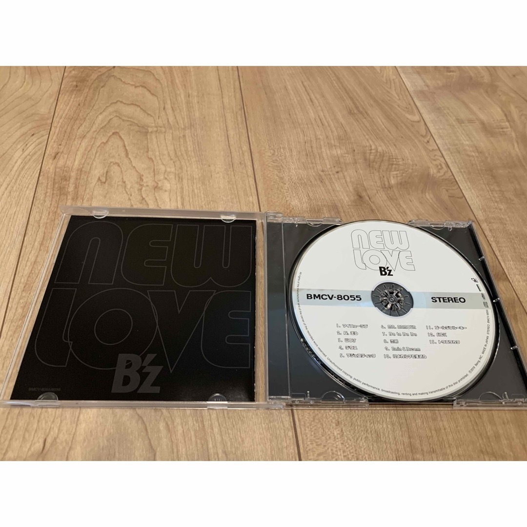 B'z(ビーズ)のB’z NEWLOVE CD + 楽天ブックス特典コースター 2点セット エンタメ/ホビーのCD(ポップス/ロック(邦楽))の商品写真