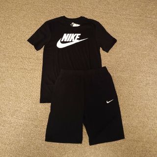 ナイキ(NIKE)の早いもの勝ち！ナイキ　スウッシュ　セットアップ　新品正規品(Tシャツ/カットソー(半袖/袖なし))