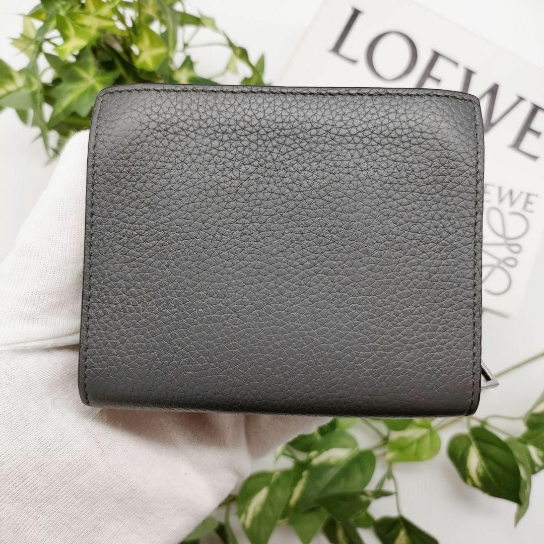 LOEWE(ロエベ)のロエベ　折り財布　コンパクトジップウォレット　グレー　カーキ レディースのファッション小物(財布)の商品写真