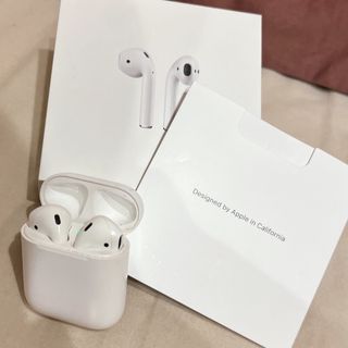 アップル(Apple)の本日のみの価格エアーポッズ　AirPods 第一世代　Apple(ヘッドフォン/イヤフォン)