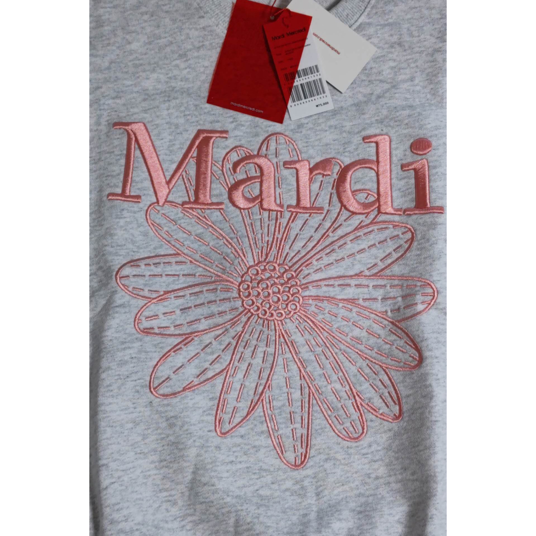 大人気刺繍でデザインされたMardi Mercrediロゴのスウェット