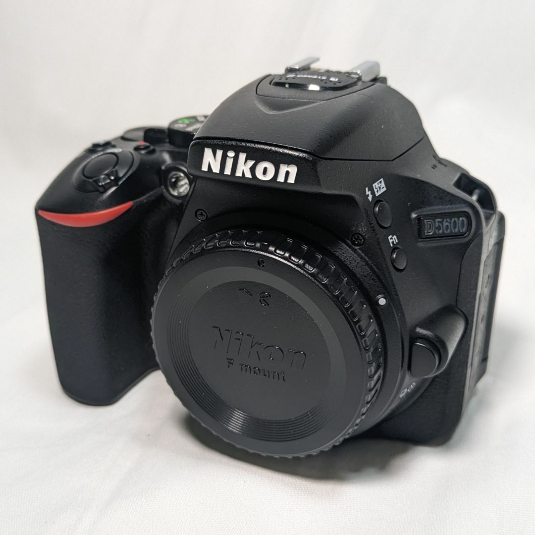 【レンズほぼ未使用】NIKON D5600 ダブルズームキット+バッテリー3本