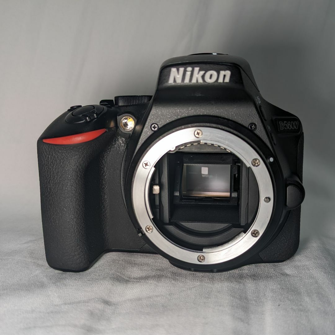 28220円 Nikon - 【レンズほぼ未使用】NIKON D5600 ダブルズーム 28220円 Nikon - 【レンズほぼ未使用】NIKON D5600 ダブルズーム