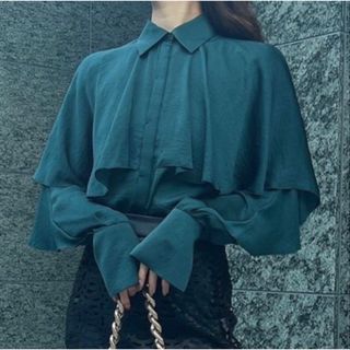 eimy istoire - 【sheller】ドットシアークロップドブラウスの通販 by