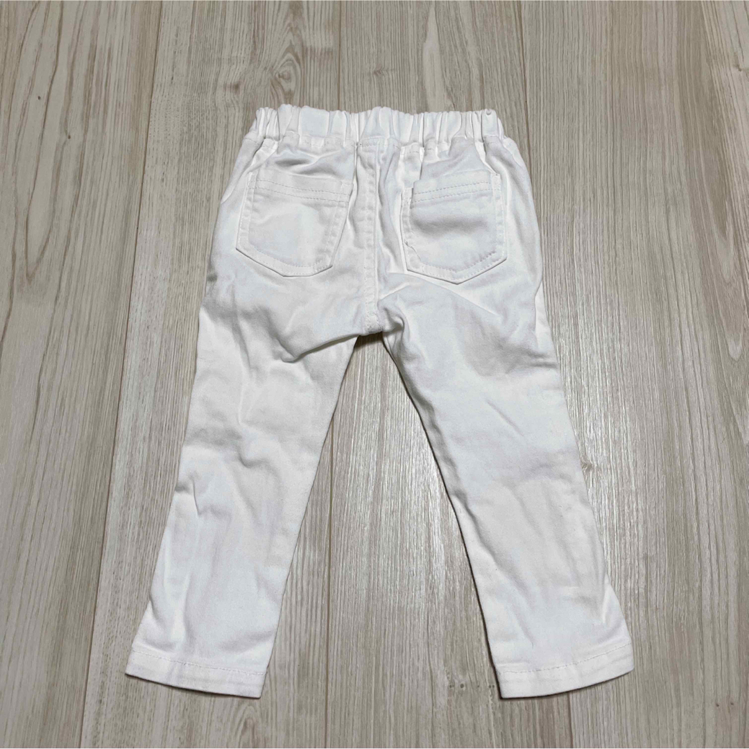 西松屋(ニシマツヤ)のベビー長ズボン  パンツ  ホワイト  グレー  2点セット  80cm キッズ/ベビー/マタニティのベビー服(~85cm)(パンツ)の商品写真